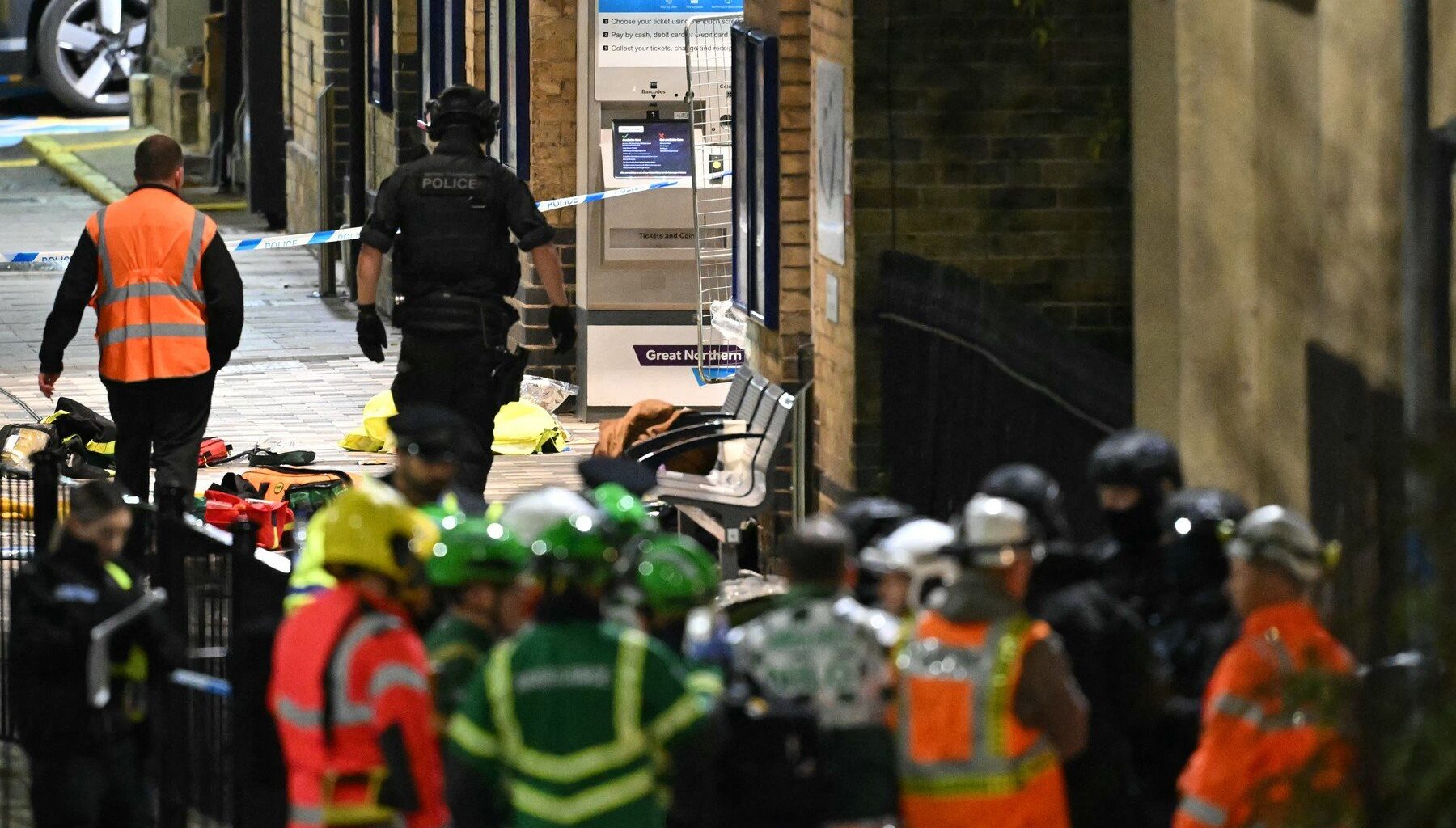 atac cu cutitul in tren Marea Britanie