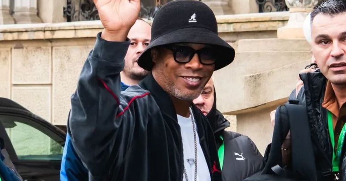 Ronaldinho joacă la Iași / Superstarul brazilian,  venit în Copou pentru un meci demonstrativ: imagini de la petrecerea dinaintea meciului + Percepe tarife uriașe!