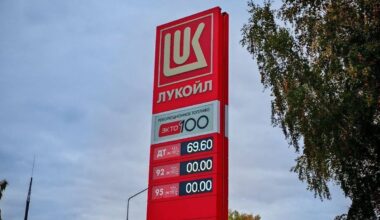 rusia criza carburantilor statie lukoil