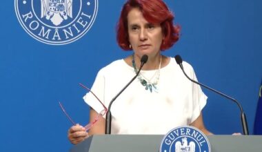 Purtătorul de cuvânt al Guvernului şi-a făcut publică diploma de studii: A absolvit Facultatea de Drept a Universităţii Ecologice şi a susţinut examenul de licenţă la Universitatea Bucureşti