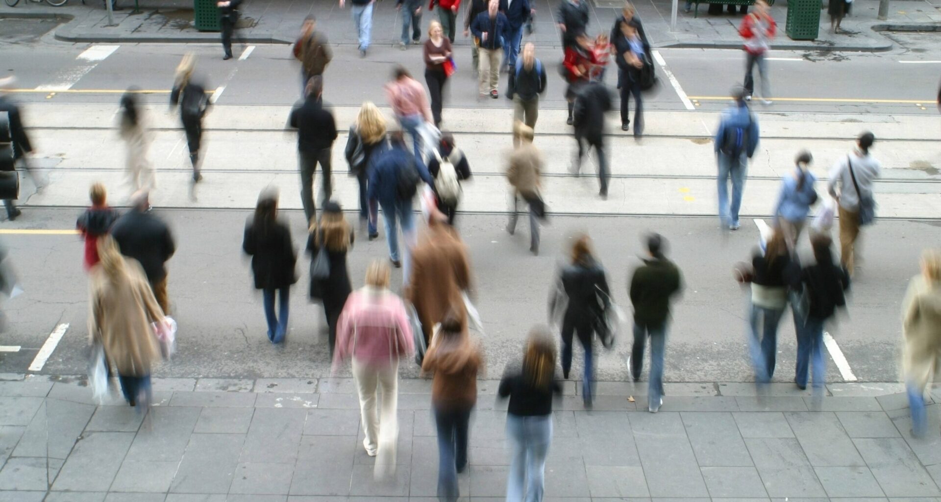 Slovacii au în continuare voie să alerge după autobuz. Șeful poliției lămurește o lege