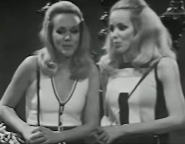 Surorile gemene Kessler, vedete ale anilor '60, au murit în aceeaşi zi, la vârsta de 89 de ani, prin sinucidere asistată - VIDEO