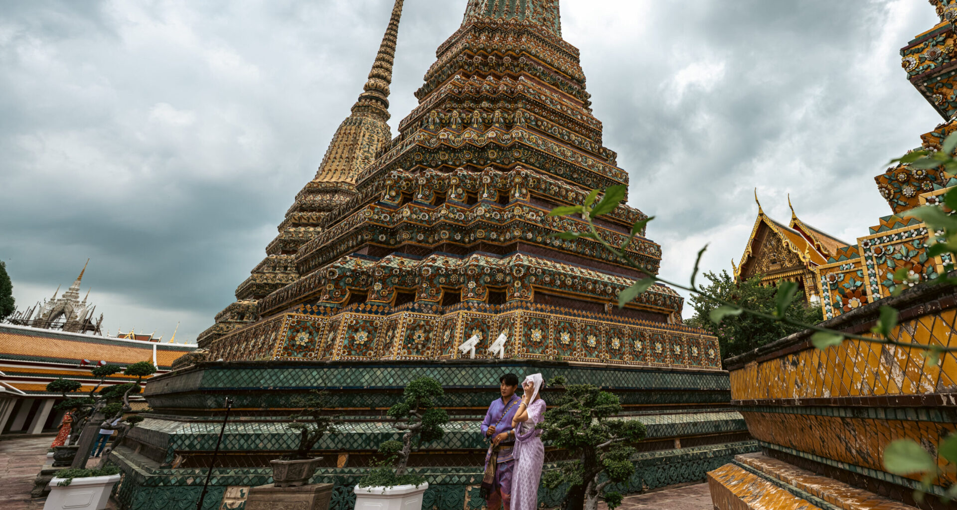 O femeie din Thailanda a fost găsită vie într-un sicriu înainte de a fi incinerată la templu