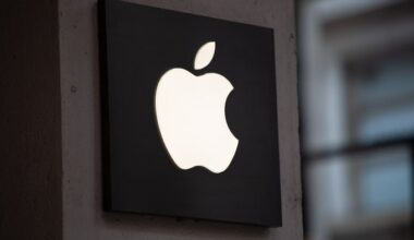 Apple vrea să refacă Siri cu ajutorul Google. Compania va plăti 1 miliard de dolari anual pentru modelul AI Gemini 