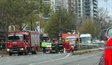 Accident ciudat în București: O femeie, în stop-cardiorespirator după ce a fost rănită de un cablu de tramvai care s-a rupt
