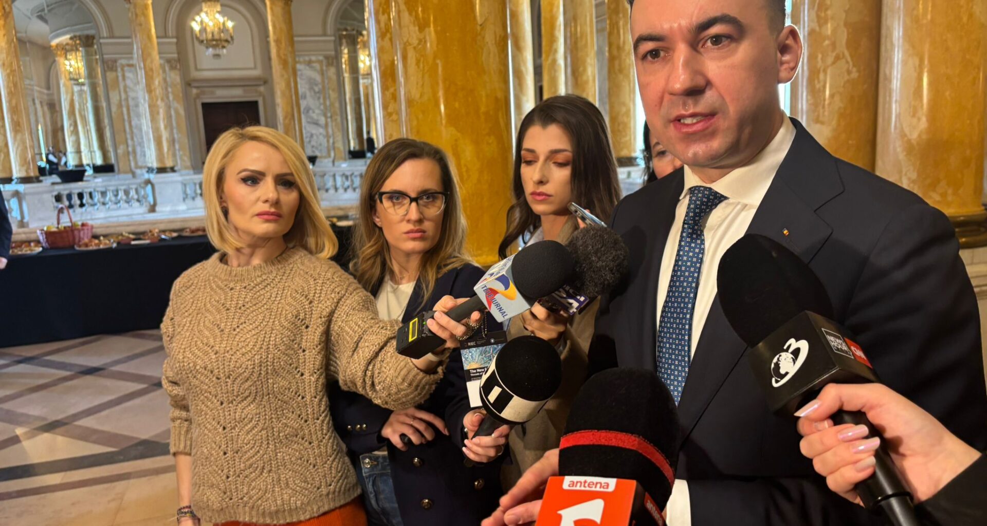 Ministrul Energiei. Trei companii și-au manifestat intenția de a cumpăra rafinăria și benzinăriile Lukoil din România. Care ar fi scenariul preferat de Bogdan Ivan