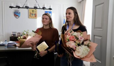 Două finaliste de la Campionatul Mondial au fost premiate de primarul orașului Râmnicu Vâlcea pentru „contribuția adusă comunității”