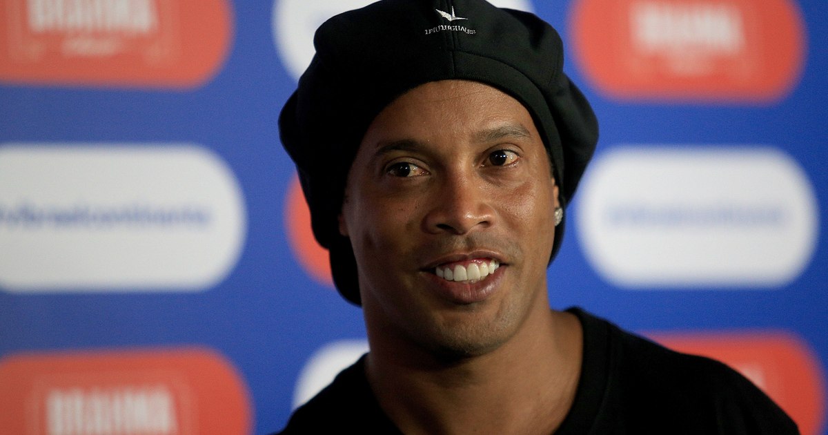 Ronaldinho s-a umplut de bani, după șușaneaua de la Iași. Brazilianul a încasat o avere ca să-i înfrunte pe Mitic, Stanca și pe Mihalache