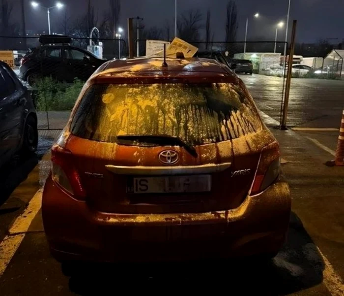 Maşină vandalizată în Iaşi. FOTO: TV Iaşi Life