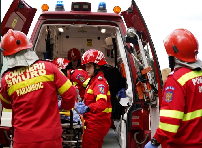 Echipajul medical a intervenit la locul accidentului FOTO: Arhivă, Adevărul