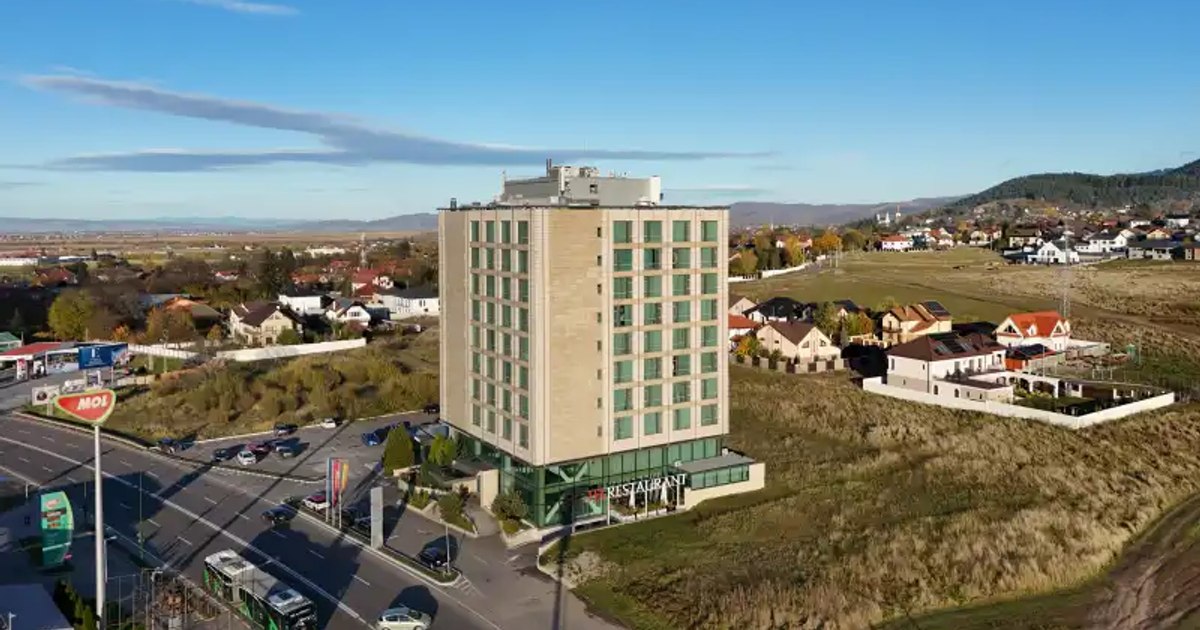 Un mare hotel din Brașov, scos la vânzare pentru 6 milioane de euro