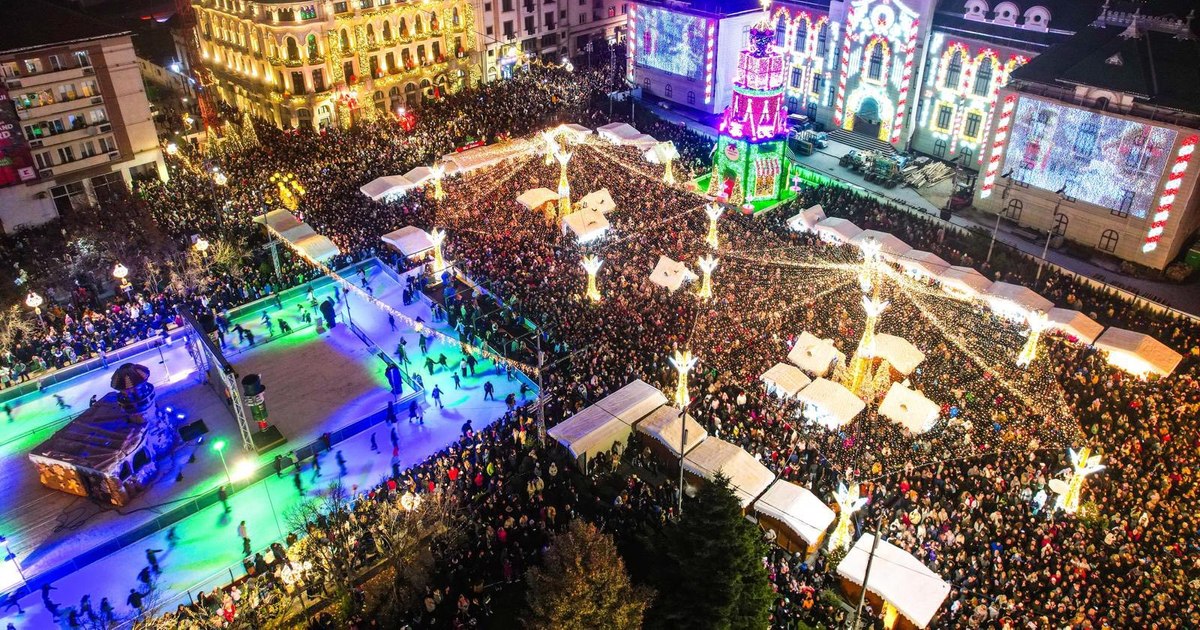 Mama lui Elon Musk a lăudat Târgul de Crăciun din Craiova. Cum a reacționat Olguța Vasilescu