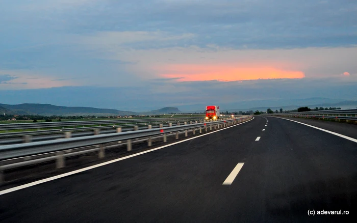 Condusul agresiv se numără printre cele mai reclamate probleme pe autostrăzi. Foto: Daniel Guță