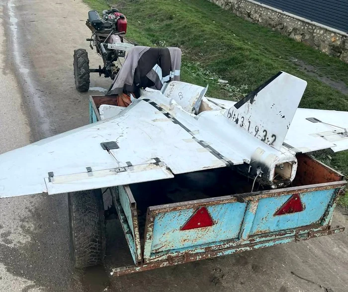 Drona a fost găsită pe un câmp din nordul Rep. Moldova. FOTO: Facebook.com/ Oleg Cernei