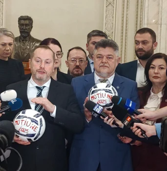 Moţiunea de cenzură împotriva Guvernului a fost depusă FOTO: Facebook / Mișcarea Pace - Întâi România