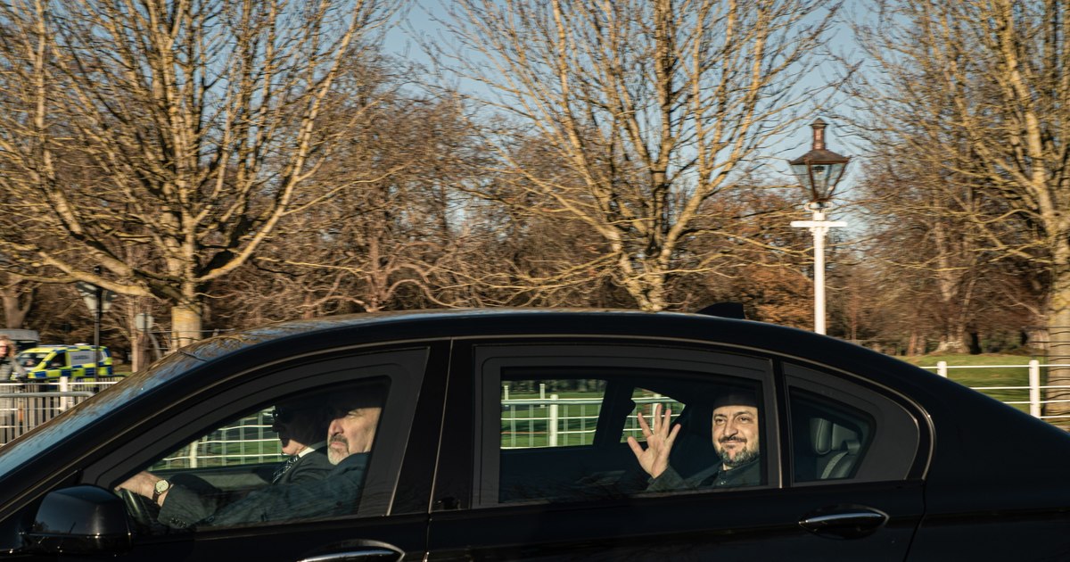 Dronele care au urmărit avionul lui Zelenski erau de uz militar. Comunicatul biroului președintelui ucrainean