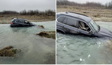 Beat și fără permis, un tânăr a fugit de polițiști și a trecut cu mașina prin albia unui râu. A fost reținut de IPJ Neamț