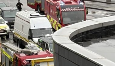 Haos la Aeroportul Heathrow după ce mai multe persoane au fost rănite într-un atac cu spray iritant. Poliția reține un suspect