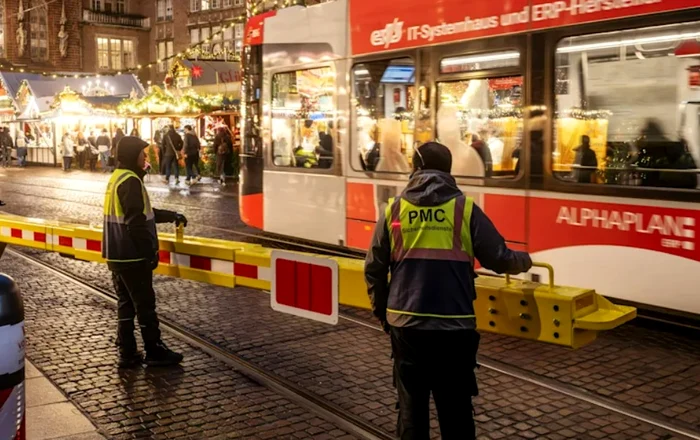 Tramvaiul a fost oprit, iar polițiștii au intervenit FOTO: captura X