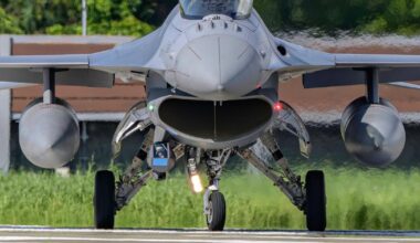Ucraina poate depista acum mai ușor dronele Shahed? Avioanele F-16 ar fi echipate cu senzori speciali anti-dronă