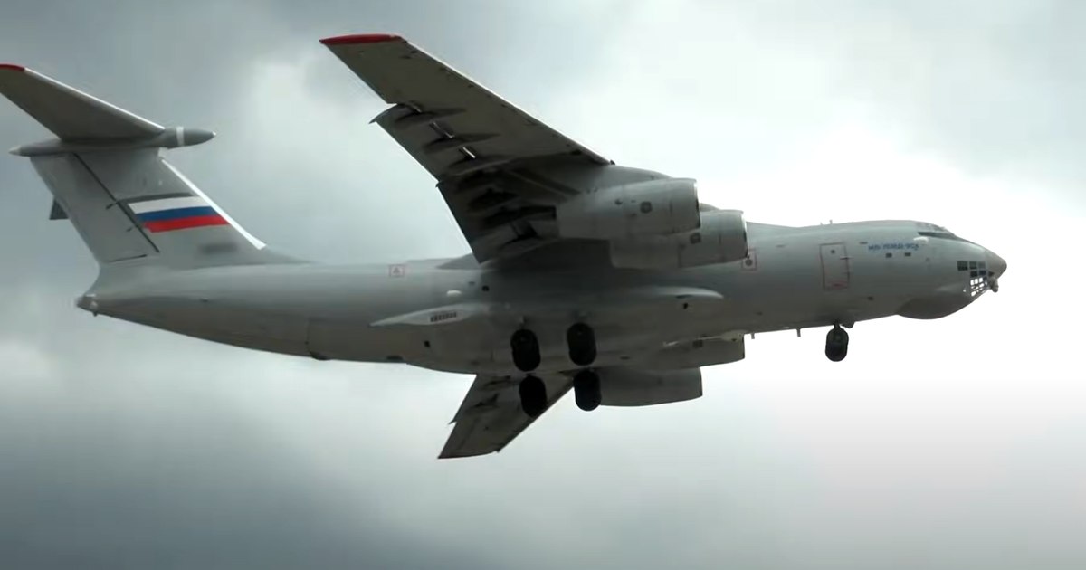 Un avion al aviaţiei militare din Rusia cu şapte persoane la bord s-a prăbuşit la aproximativ 200 km de Moscova