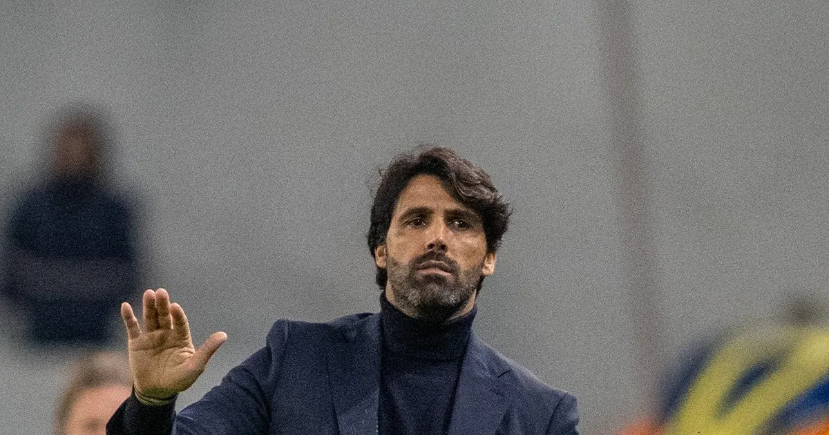 Probleme mari pentru U Craiova. Doi titulari s-au accidentat înainte de meciul crucial cu Sparta + Filipe Coelho a luat în lot un junior de 16 ani