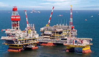 Dronele SBU au lovit platforma petrolieră Lukoil din Marea Caspică. Peste 20 de sonde au fost afectate