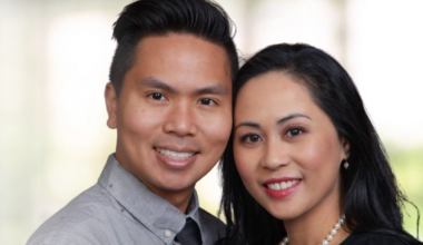 Un milionar care și-a construit averea de la zero dezvăluie cele cinci fraze pe care le repetă zilnic copiilor săi: „Poți să faci bani și în timp ce dormi”