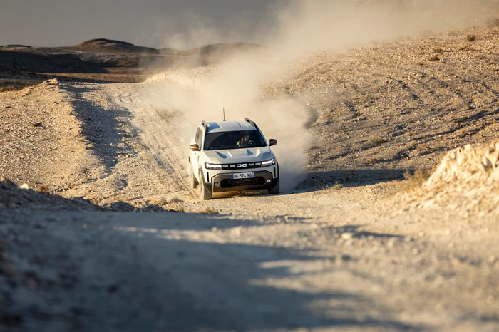 Prin deșertul marocan. FOTO: Dacia
