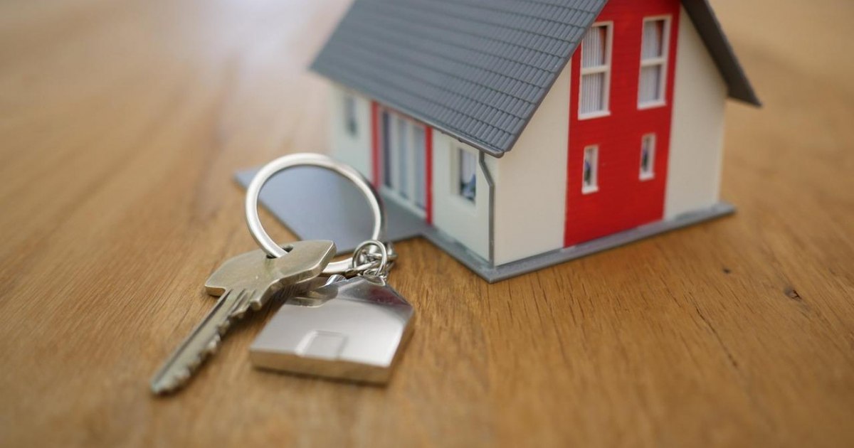 Românii se întorc către bănci pentru a-și lua o casă. Expert în imobiliare: „Piața și-a revenit după alegeri”