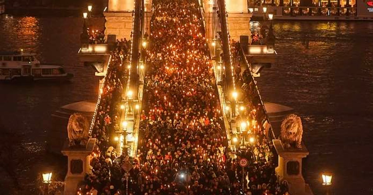 Se cere demisia lui Viktor Orban în stradă. Protest cu miii de oameni în Budapesta după abuzurile comise într-un centru de detenție pentru minori
