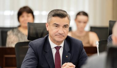 Scandal major în PNL Iași. Mihai Chirica a răbufnit pe un grup intern cu insulte și atacuri: „Bolojan n-a făcut nimic!”