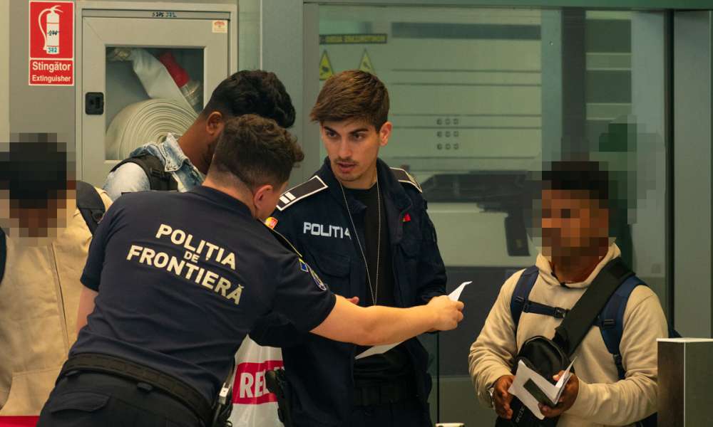 Călătorie întreruptă pe Aeroportul Henri-Coandă, pentru un cetățean ghanez care își modificase viza expirată