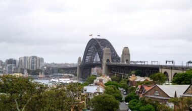 Țara în care au călătorit suspecții atacului terorist din Sydney înainte de atac. Momentul în care un polițist se furișează în spatele trăgătorilor