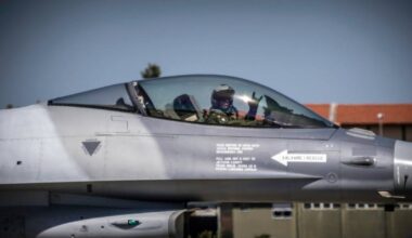 Instruirea piloţilor români pe avioanele F-16 se face numai cu aprobarea Parlamentului. Solicitarea a fost făcută de MApN
