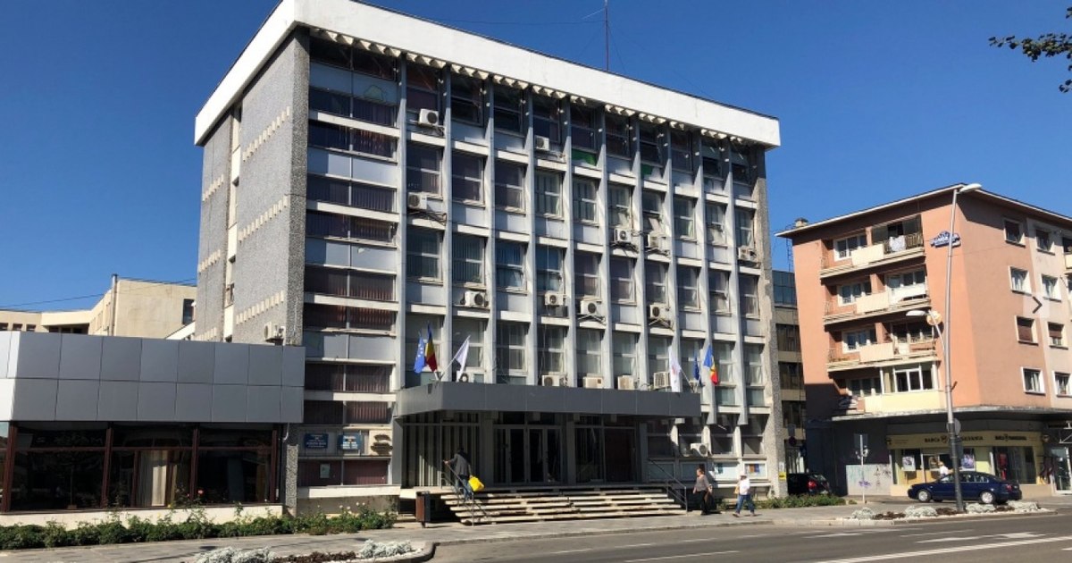 Fraudă de 6 milioane de lei la Primăria Bacău: DNA trimite în judecată 24 de persoane