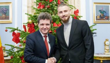 Întâlnire-surpriză la Londra: Nicușor Dan, față în față cu un fotbalist român