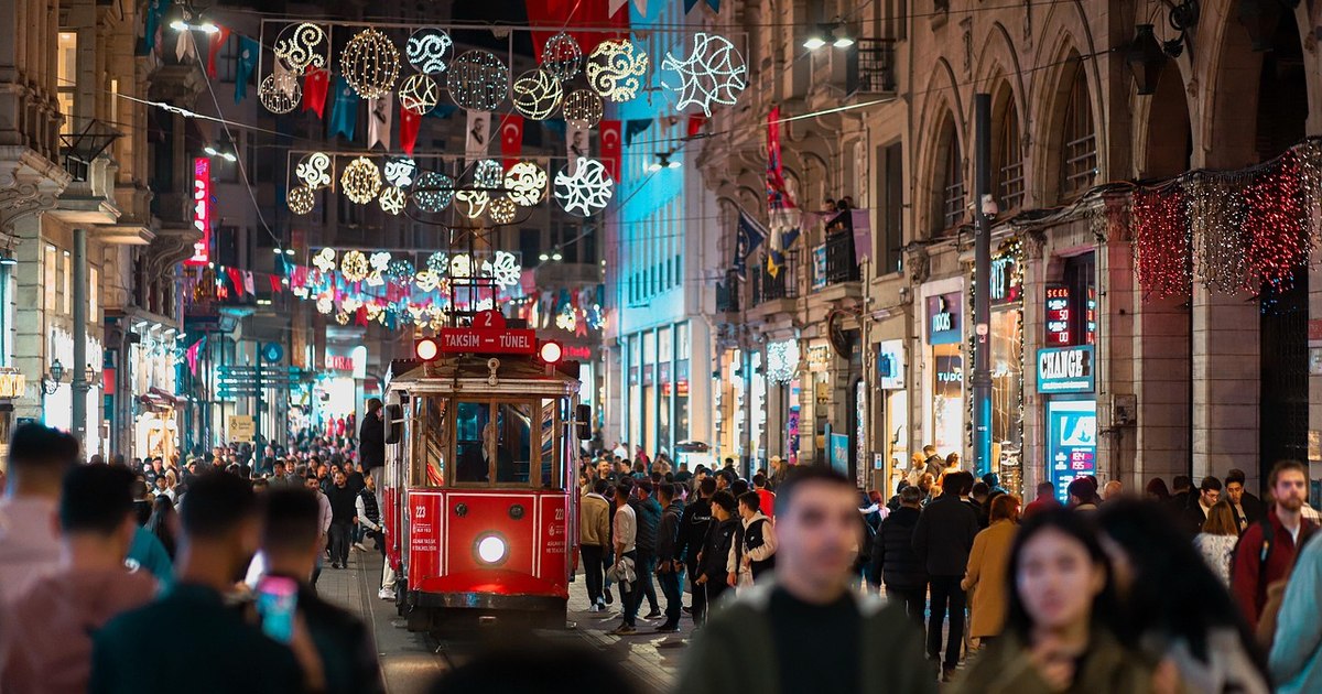 Cele mai scumpe și cele mai ieftine orașe din lume. Unde cheltuiești „o avere” pentru a ieși în oraș