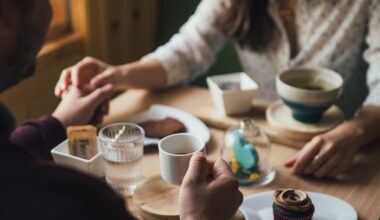 Divorț declanșat de un videoclip postat pe Facebook. O femeie și-a prins soțul cu amanta într-un restaurant