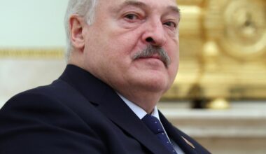 Lukasenko spune că Ucraina nu trebuia să trezească „ursul adormit”, referindu-se la Rusia. Zaharova: „De ce dormiţi lângă un urs? Cum aţi ajuns acolo?”