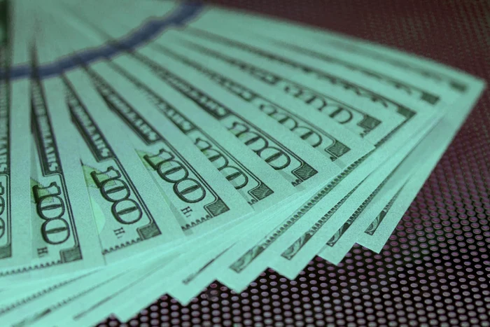 Bancnote de 100 de dolari