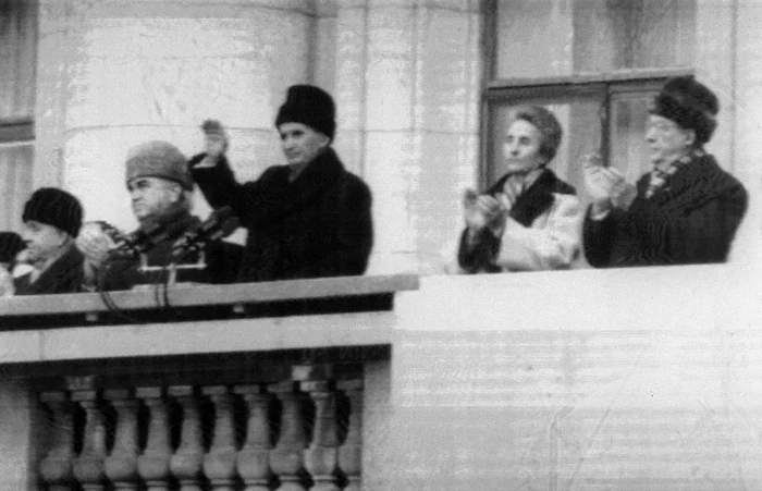 Scena balconului avea să fie ultima ocazie pentru Ceaușescu de a vorbi muncitorilor. FOTO: wikipedia
