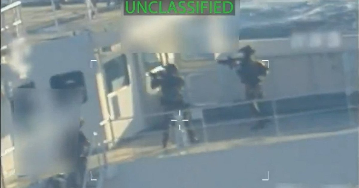 Marina Venezuelei a început să escorteze nave cu produse petroliere după ce Trump a amenințat cu o blocadă. Ce intenții ar avea SUA