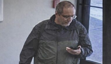 Suspectul atacului de la Universitatea Brown, soldat cu doi morți și nouă răniți, a fost găsit împușcat într-un depozit