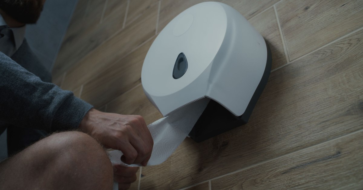 Inginer concediat pentru că stătea și 4 ore la toaletă. Motivul pentru care instanța a hotărât să primească despăgubiri