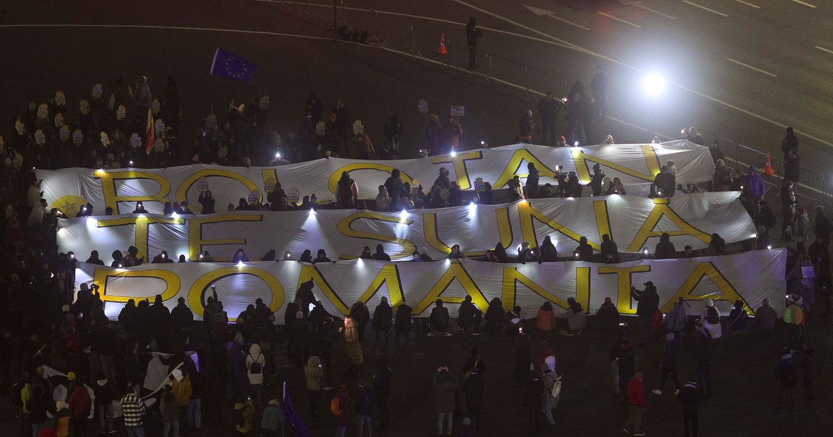 Premierul răspunde apelului „Bolojan, te sună România”, transmis din Piața Victoriei: promite propuneri concrete pentru Justiție în ianuarie