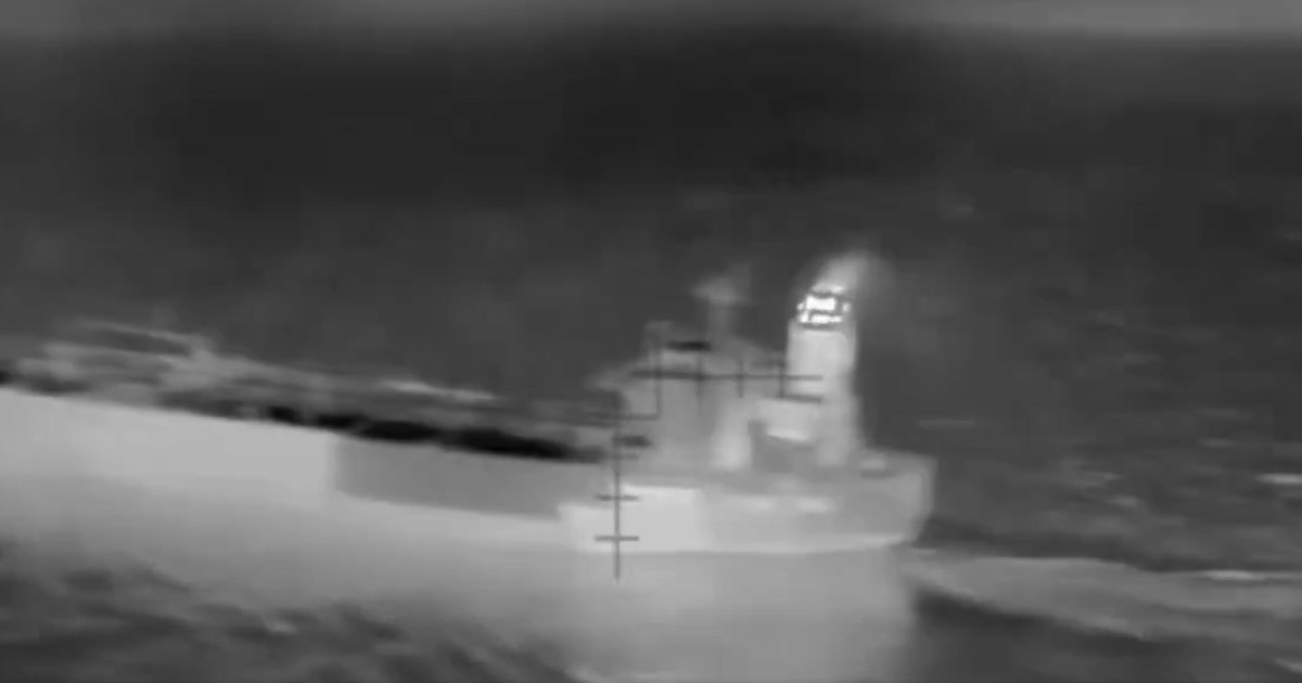 SBU anunță o operațiune fără precedent. Un petrolier al flotei fantomă rusești, lovit cu drone în Marea Mediterană