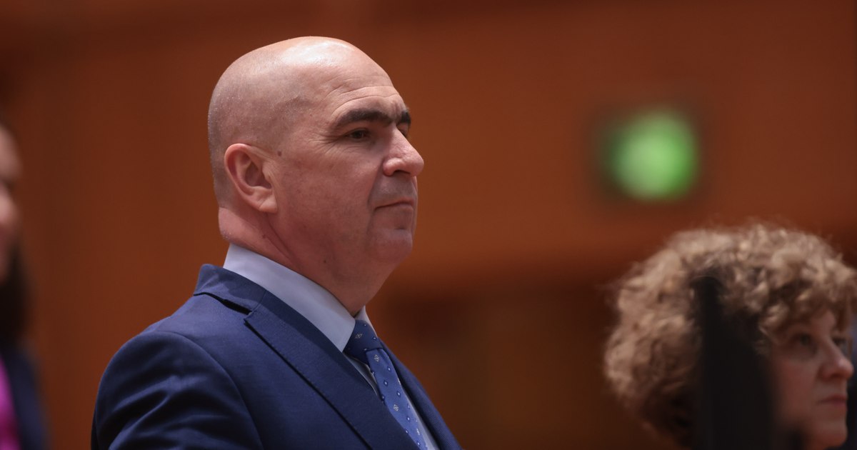 Fără punte: premierul Bolojan elimină o zi liberă