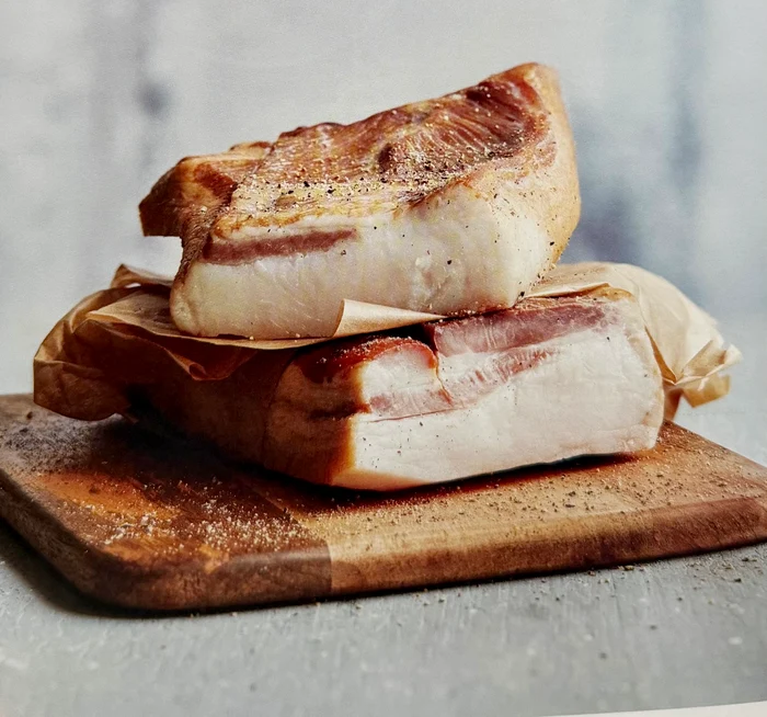 Chiar și slănina se poate face acasă... cu rețeta corectă. FOTO: arhiva personală