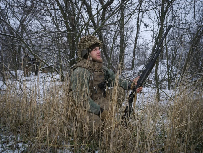 Soldați ucraineni pe frontul din Donețk FOTO EPA-EFE